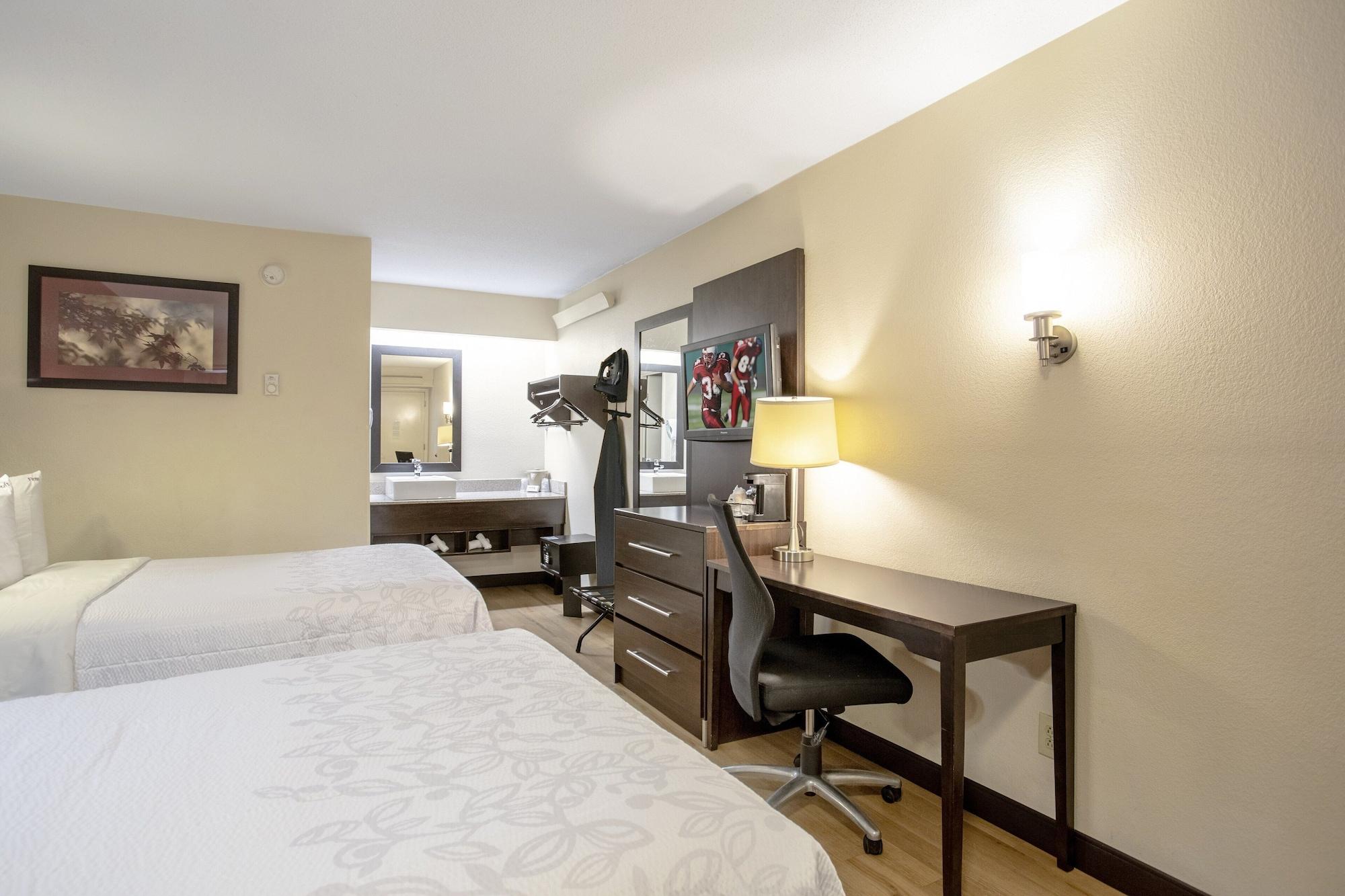 Red Roof Inn Plus+ St. Louis - Forest Park / Hampton Ave. Eksteriør billede